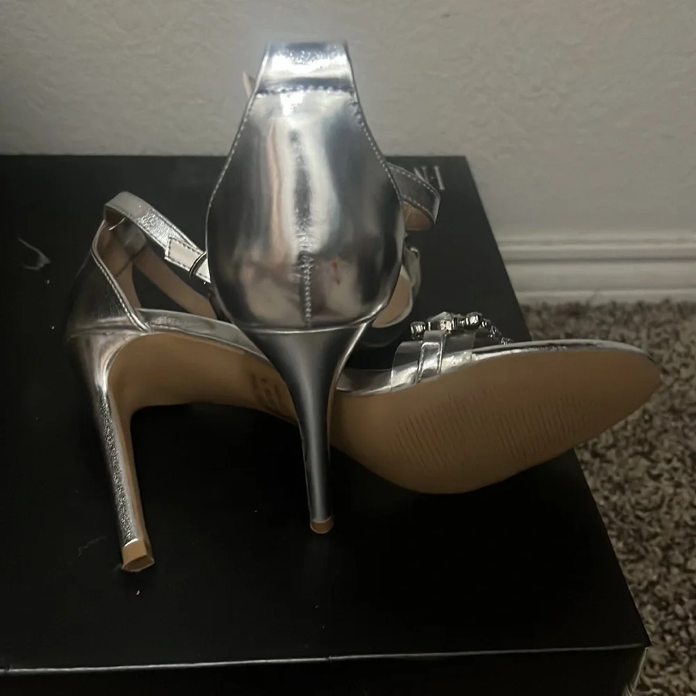 Shoes - Picture 4 of 5